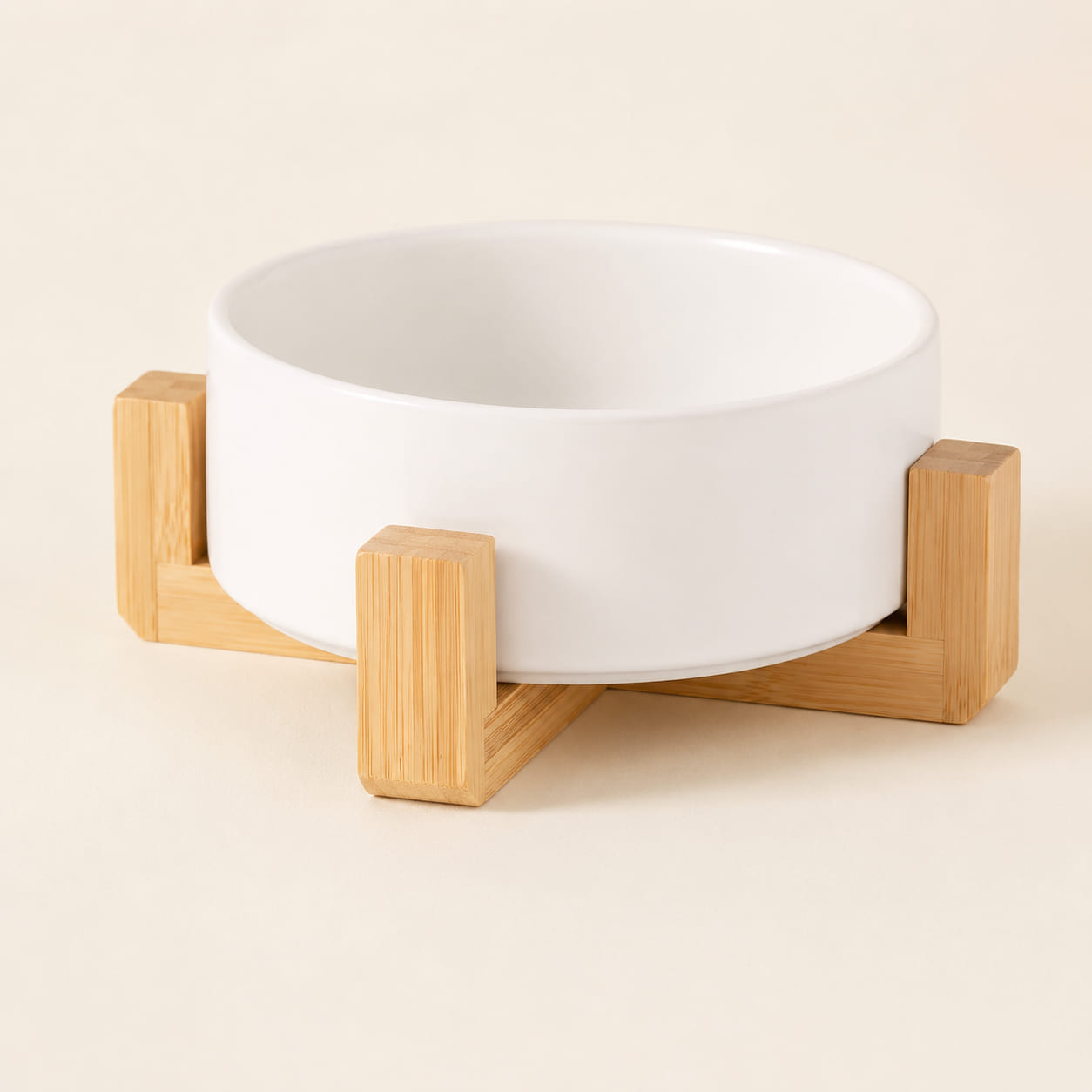 Gamelle Lerk en coloris gris sur son support en bois
