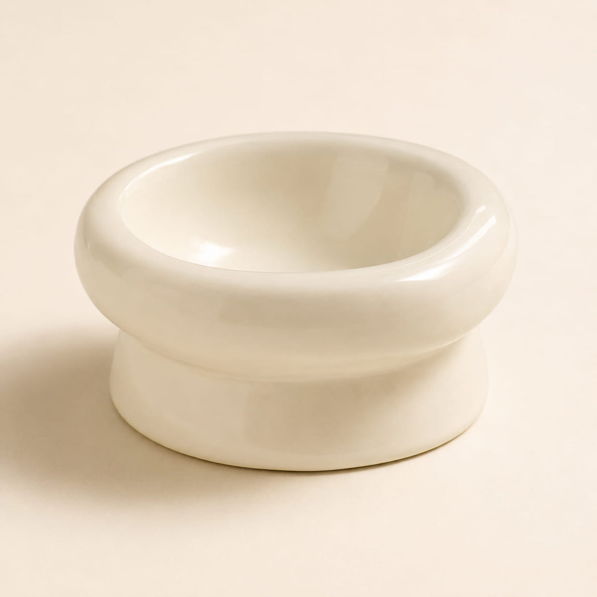 Cozylow Löv raised ceramic cat bowl in cream